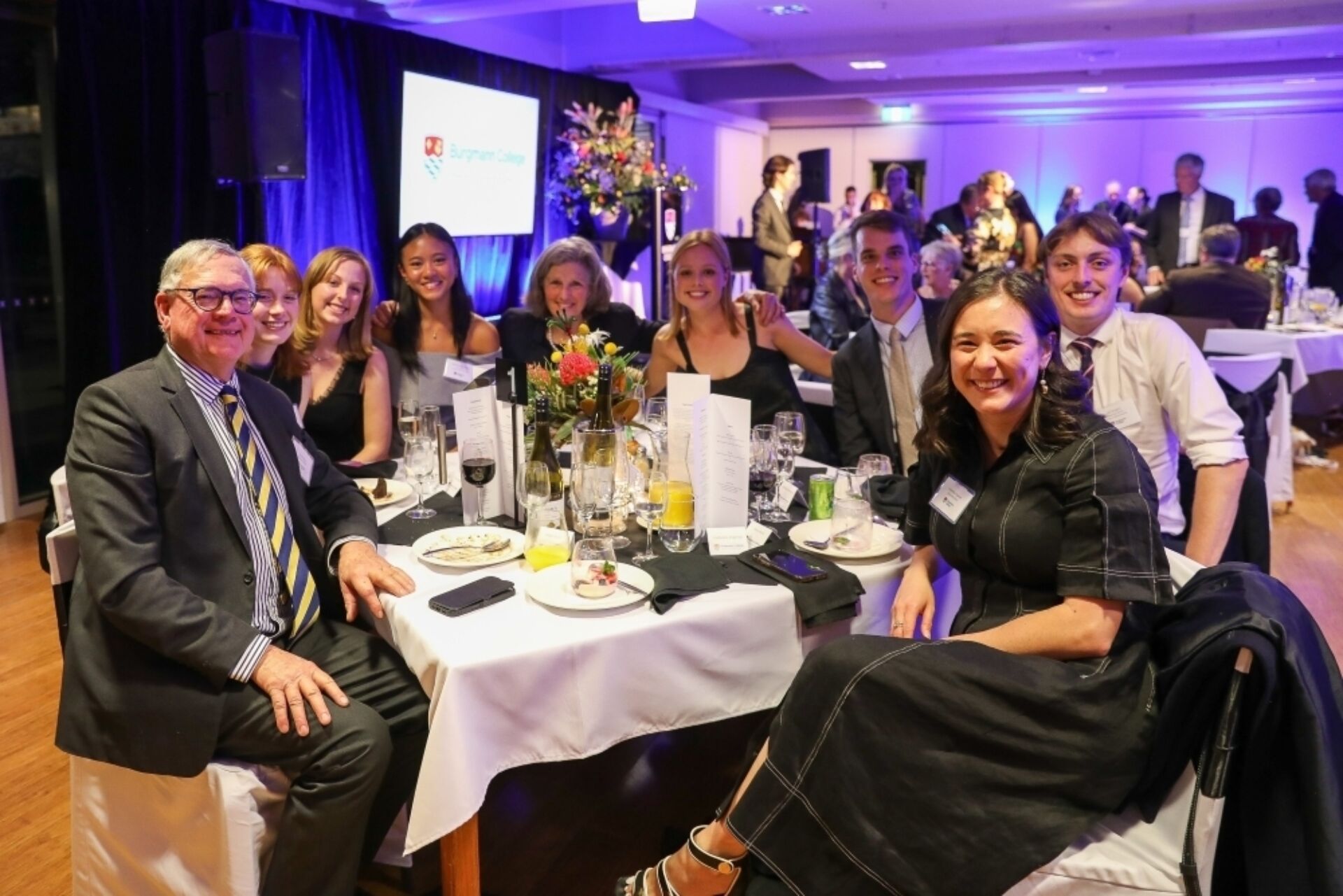 2025 Back to Burg 2183 sm