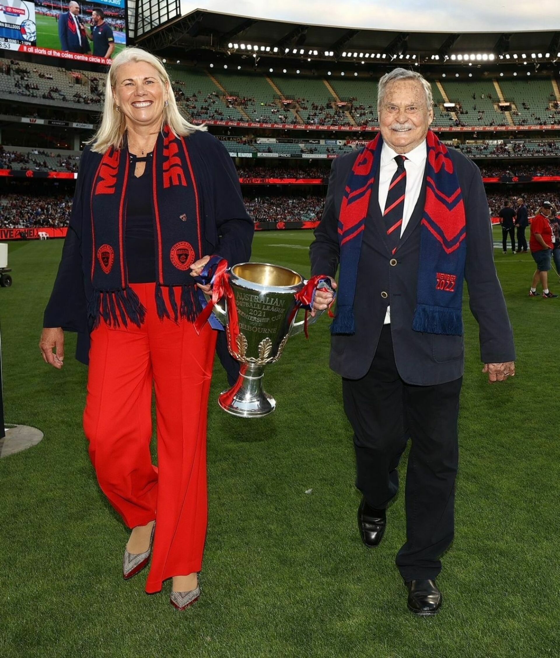 Key updates barassi state funeral ron barassi and kate roffey