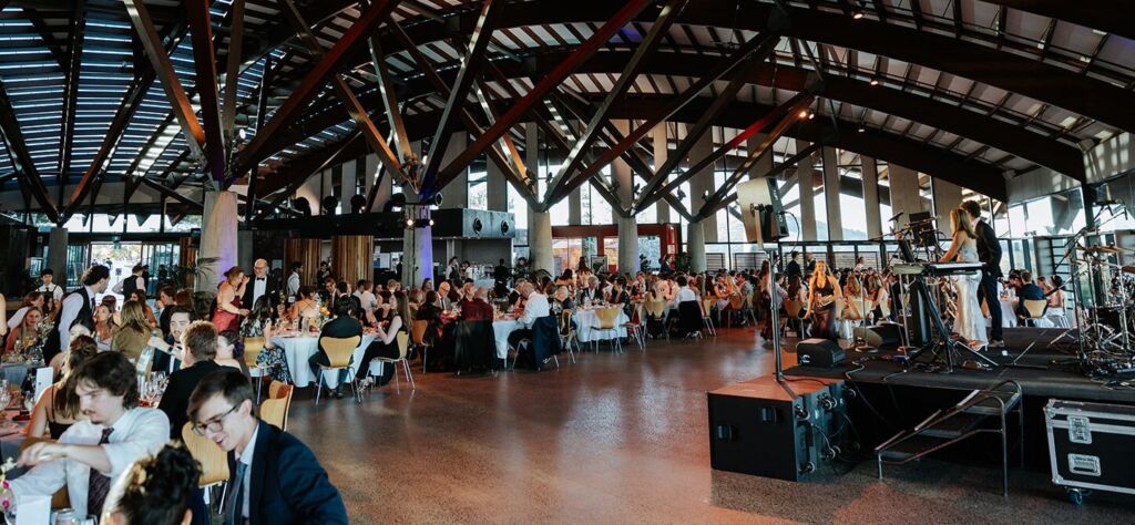 Collectionsfromhim 0 X0 A4339 websize Cropped