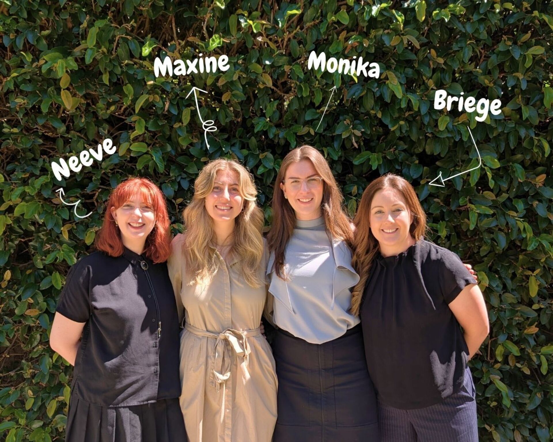 College 1350 x 1080 px